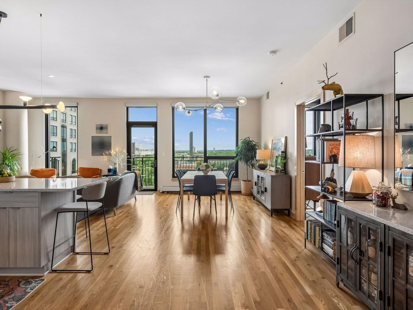 Property Photo: 1240 S 2nd Street 828 MN 55415