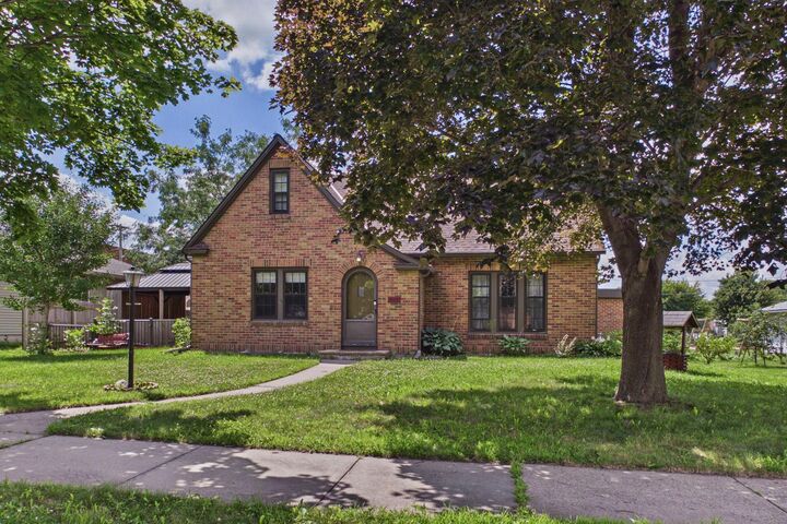 Property Photo:  513 5th Street  MN 55334 