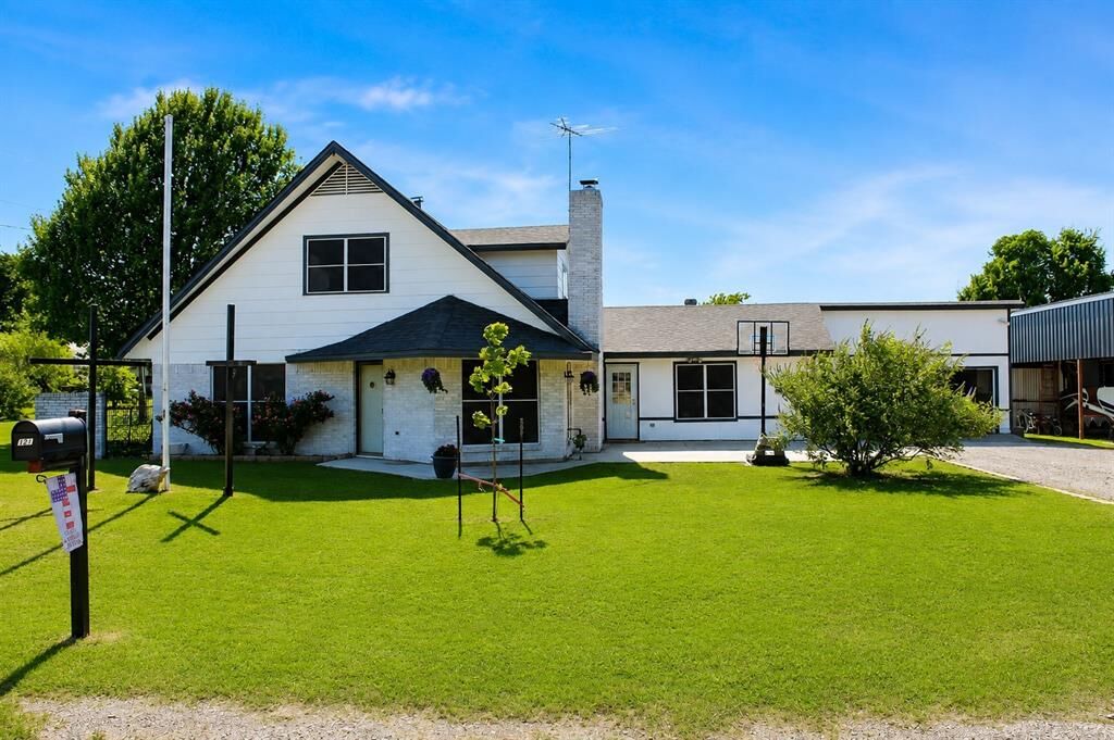Property Photo:  121 Port O Call Court  TX 76426 