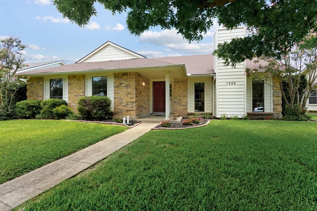 Property Photo: 1325 Heidi Drive TX 75025