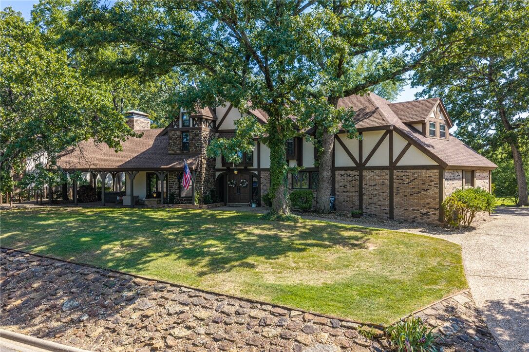 Property Photo:  2708 Heather Oaks  AR 72908 