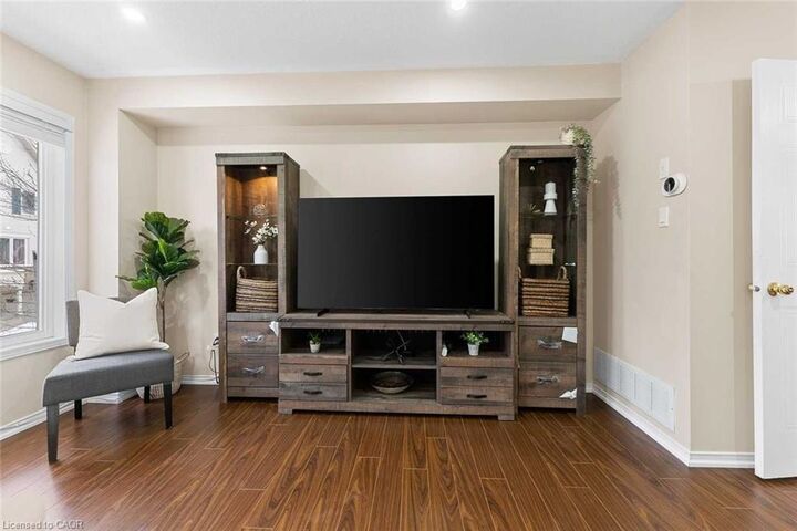 Property Photo: 50 McGonigal Lane 25 ON L1T 4G9
