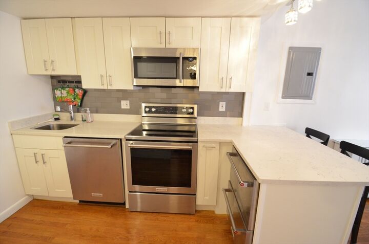 Property Photo:  40 Saint Botolph Street 26  MA 02115 
