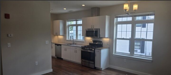 Property Photo:  10 Myrtle St 5-2D  MA 02452 