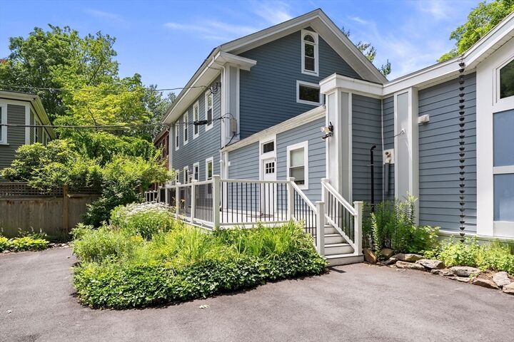 Property Photo:  329 Lamartine 5  MA 02130 