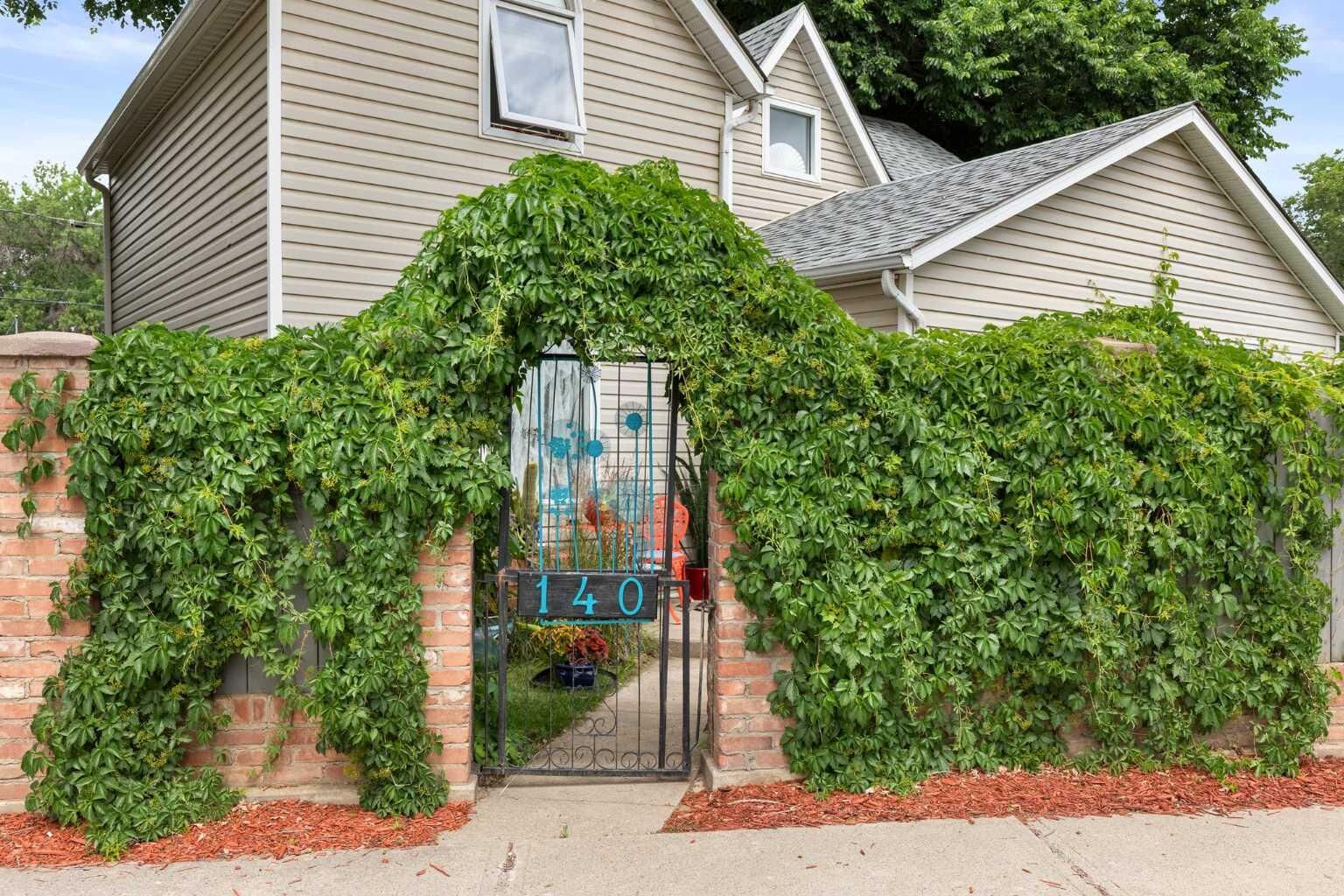 Property Photo:  140 6 Street SE  AB T1A 1G8 