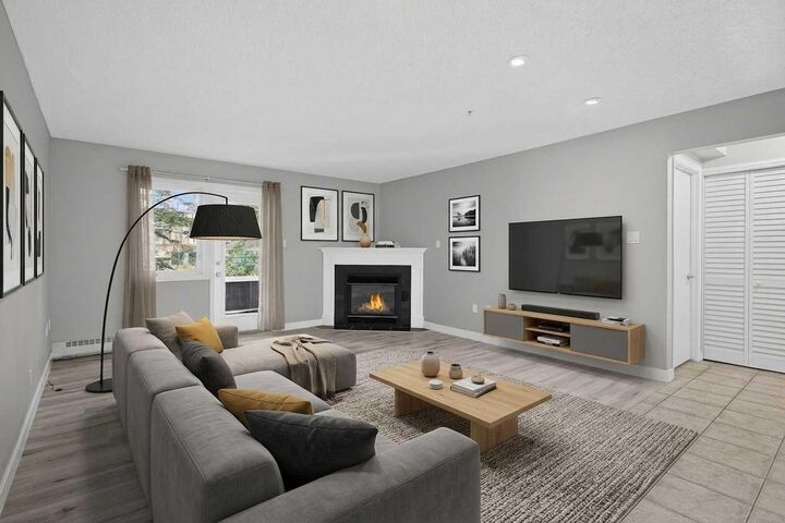 Property Photo:  790 Kingsmere Crescent SW 116  AB T2V 2H8 