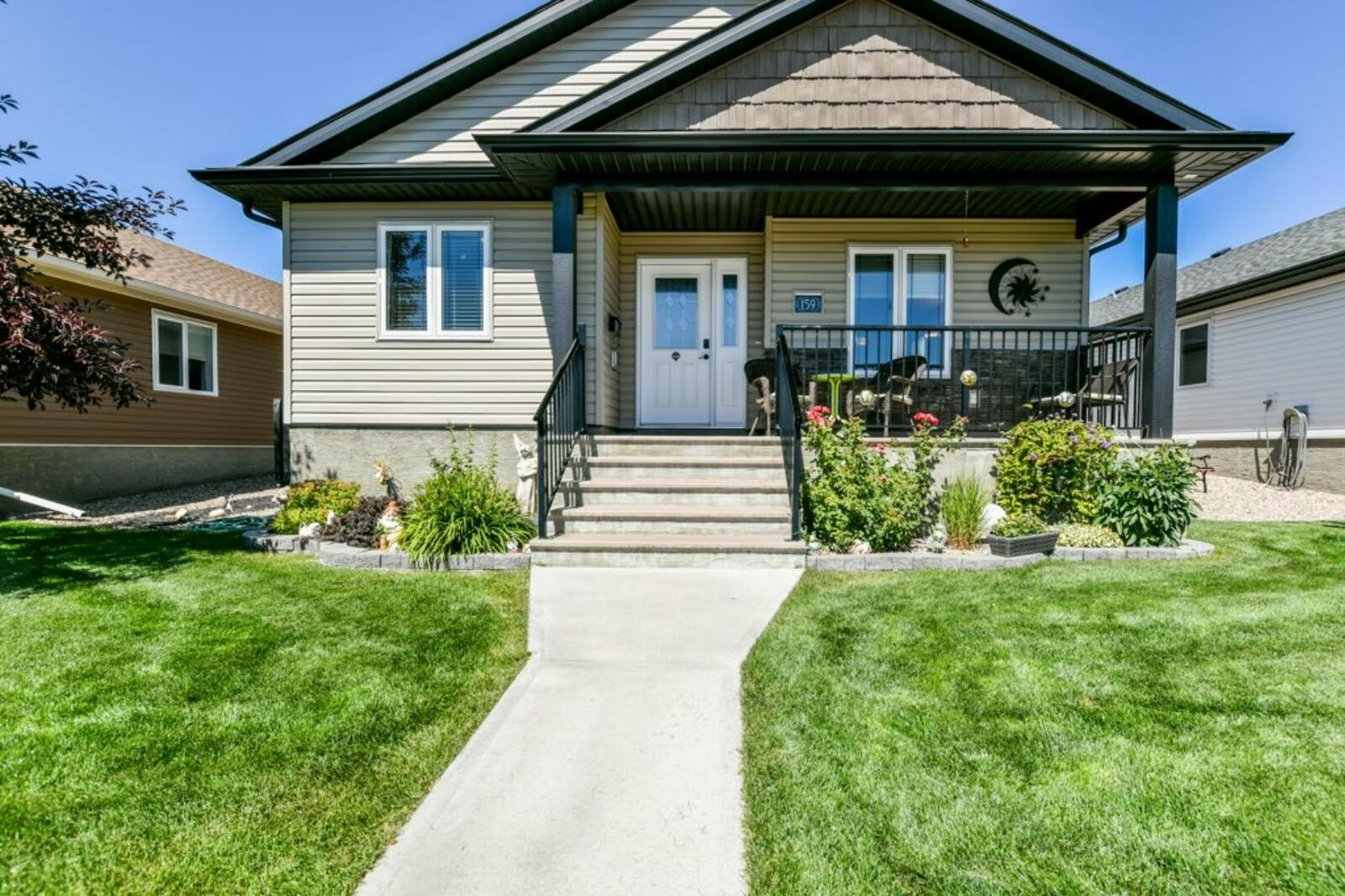 Property Photo: 159 Chartwell Row SE AB T1B 0E4