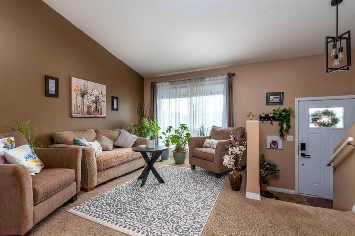 Property Photo:  2205 51 Avenue  AB T9V 3H4 