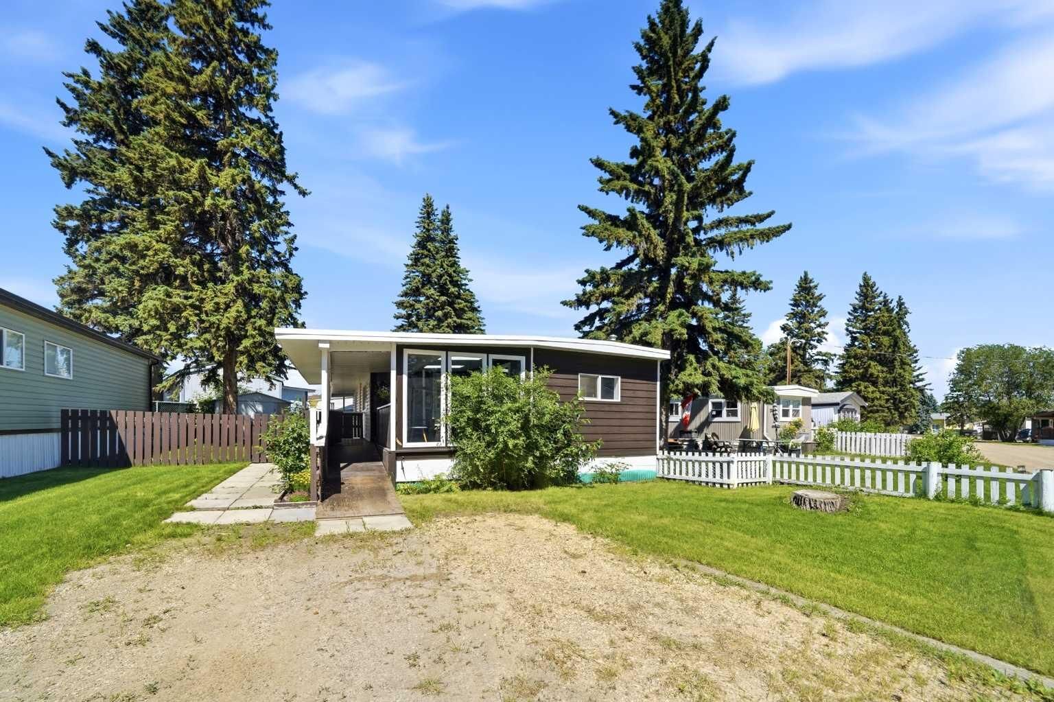 Property Photo: 4516 48 Avenue 19 AB T4S 1L8