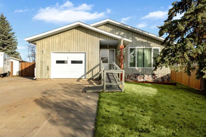 6 Woodland Close — photo 1