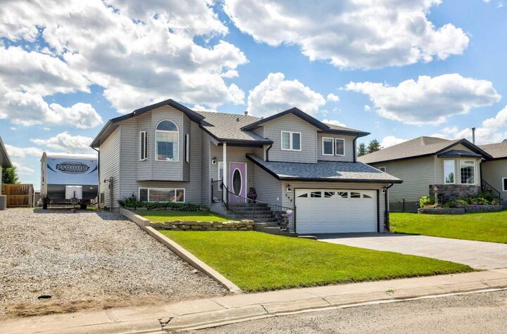 Property Photo: 594 Tumbleweed Avenue AB T0K 1W0