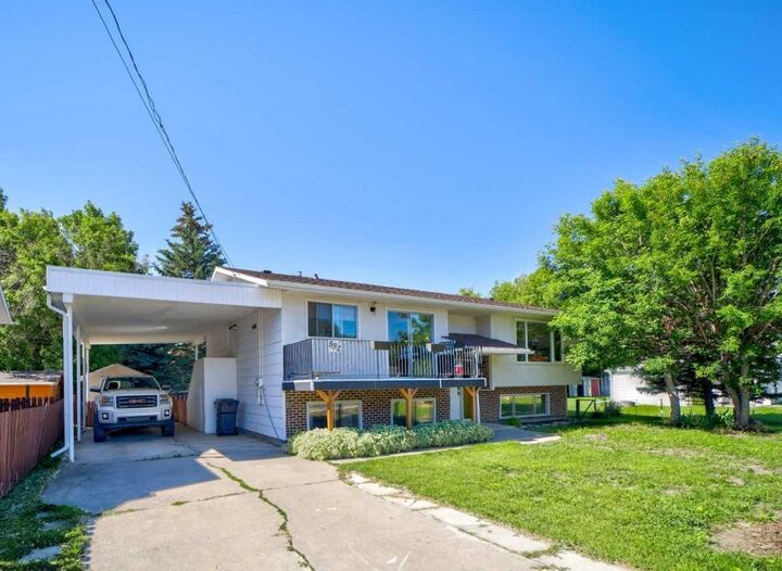Property Photo:  532 Indian Street  AB T0K 1W0 