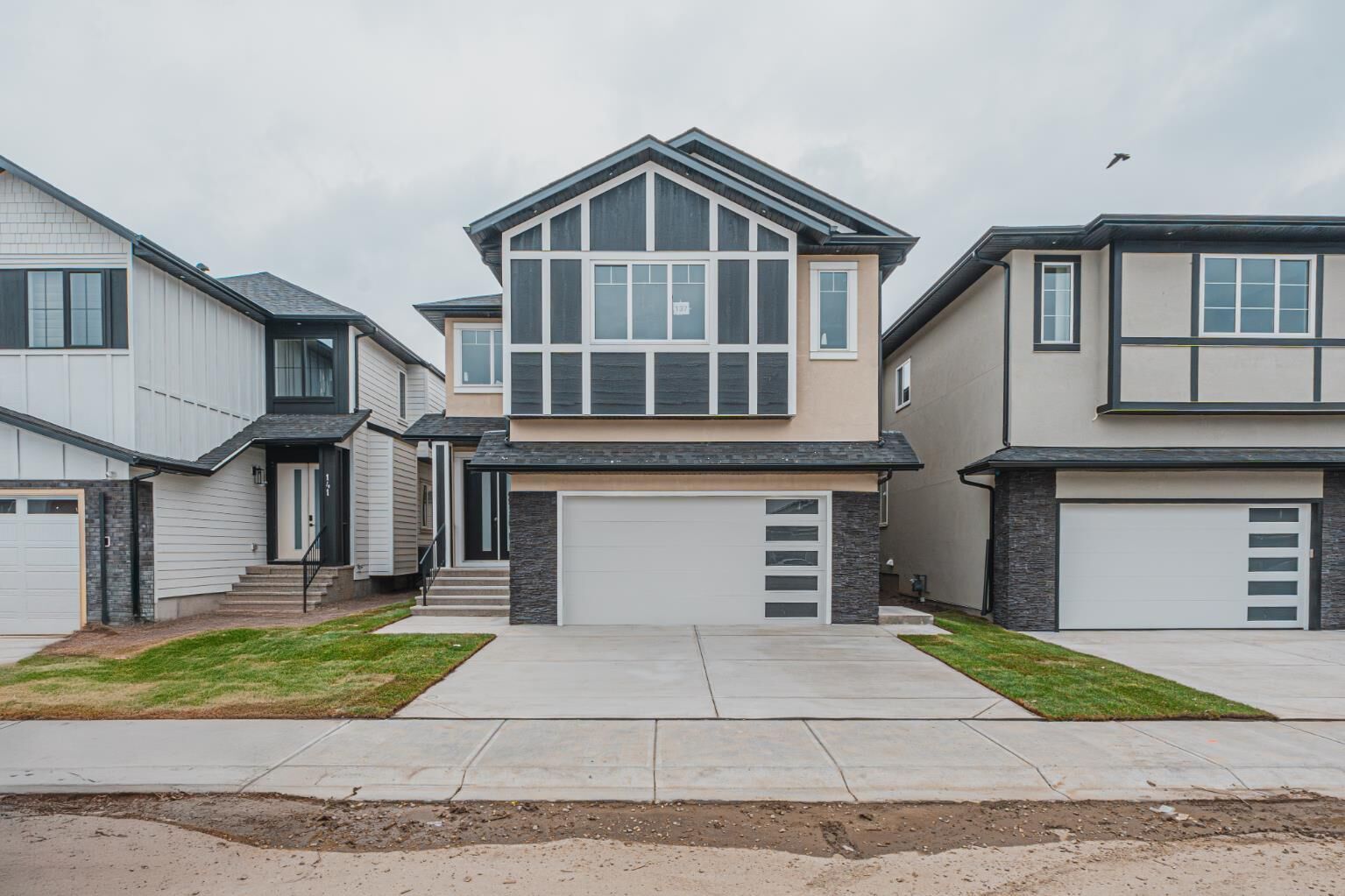 Property Photo: 137 Saddlecrest Circle NE AB T3J 0Z2