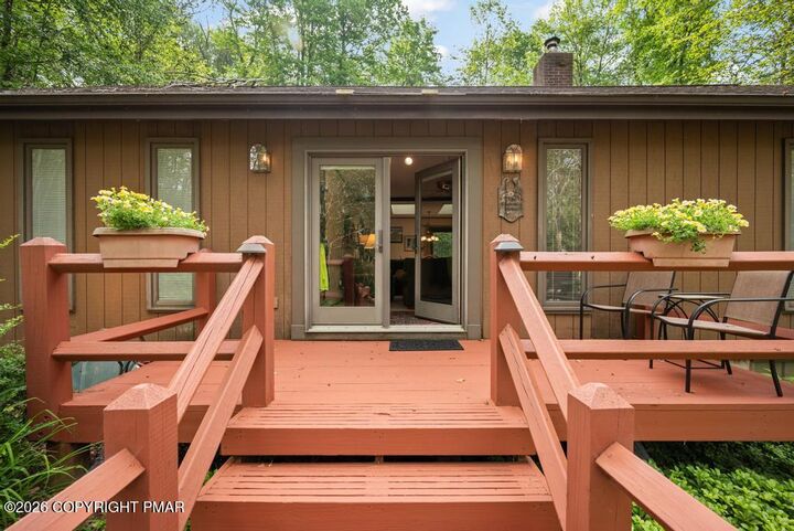 Property Photo: 2435 Overlook Lane PA 18350