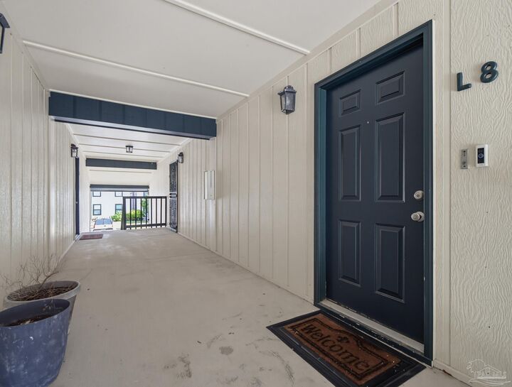 Property Photo: 2299 Scenic Hwy FL 32503
