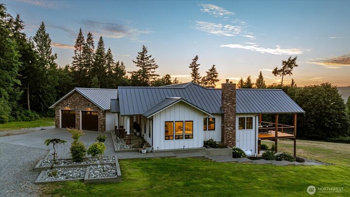 Property Photo:  3807  Taylor Road  WA 98277 