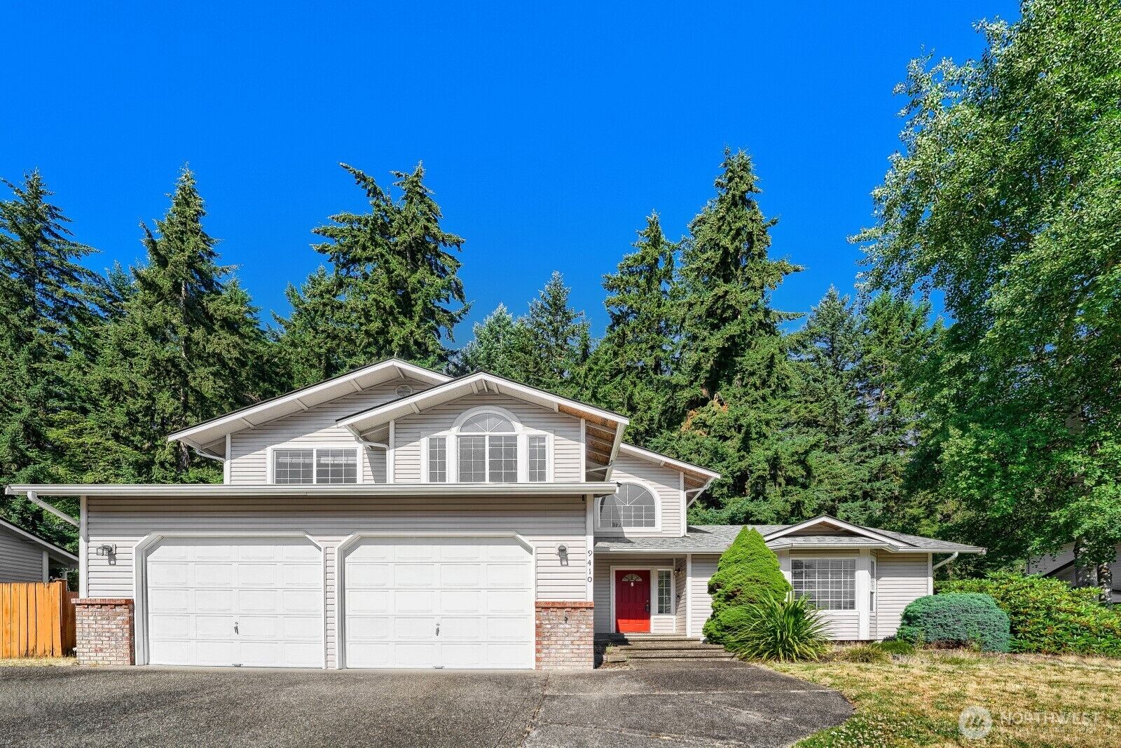 Property Photo: 9410 62nd Avenue Ct E WA 98371