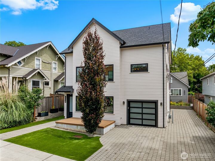 Property Photo:  6538  11th Avenue NW 1  WA 98117 
