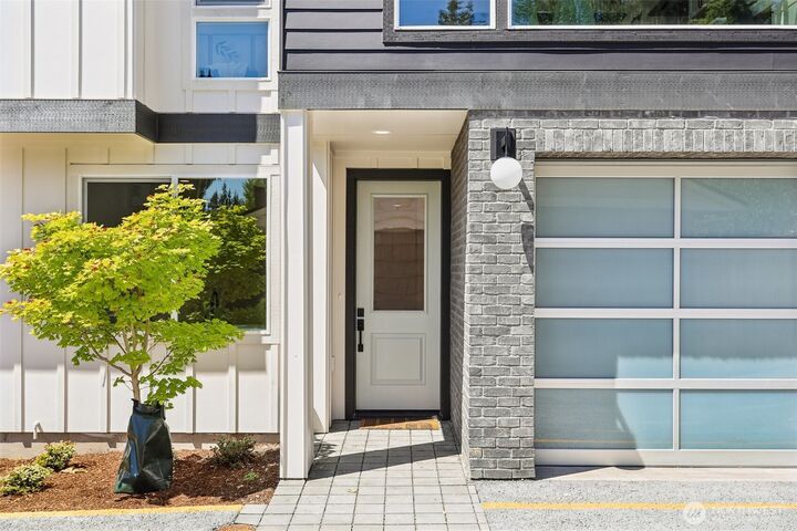 Property Photo: 1516 NE 147th Street WA 98155