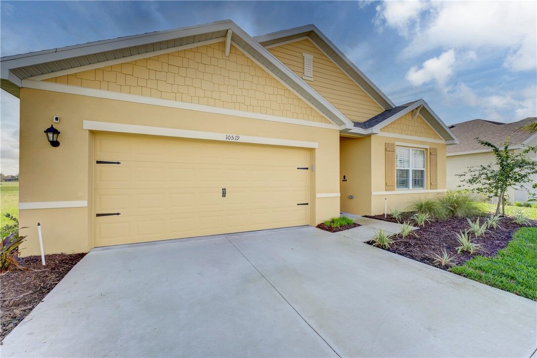 Property Photo: 10519 Vasari Way FL 34987