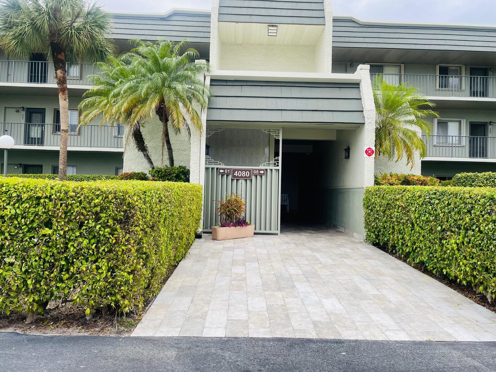 Property Photo:  4080 Tivoli Court 307  FL 33467 