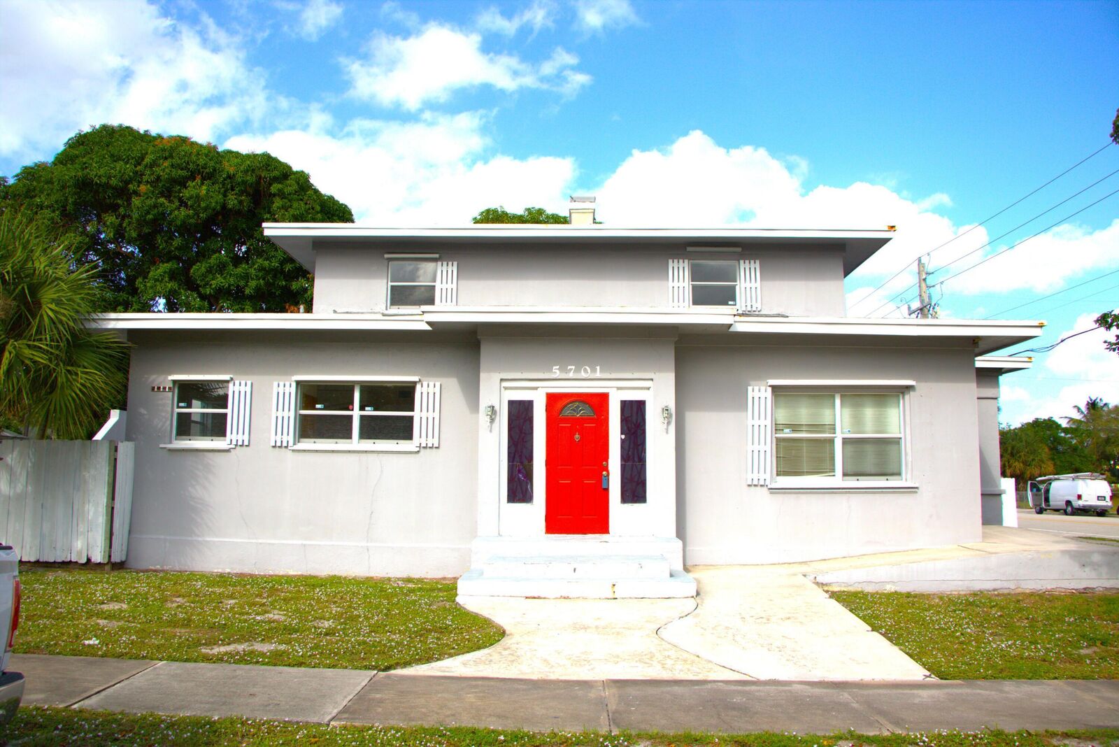 Property Photo:  5701 N Flagler Drive  FL 33407 