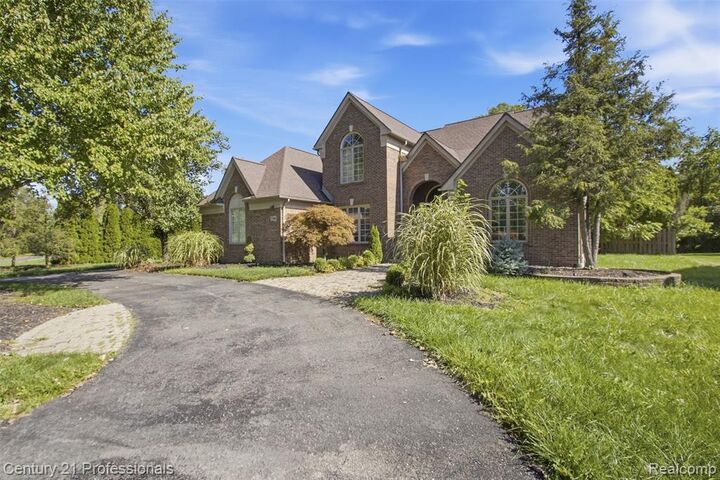 Property Photo: 27568 Rainbow Circle MI 48076