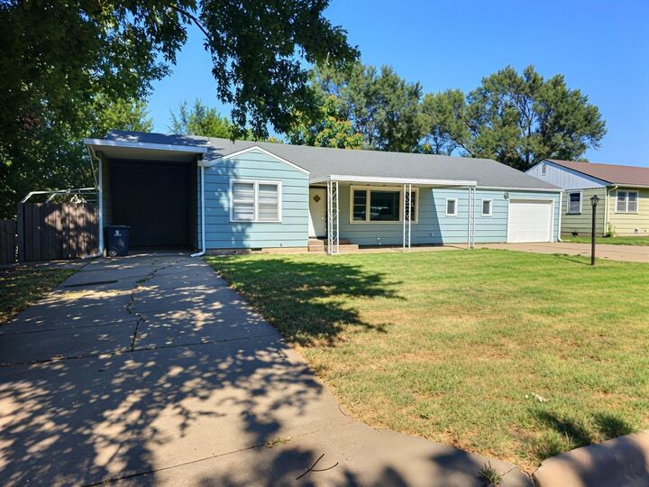 Property Photo:  1420 Lawndale Ave  KS 67042 
