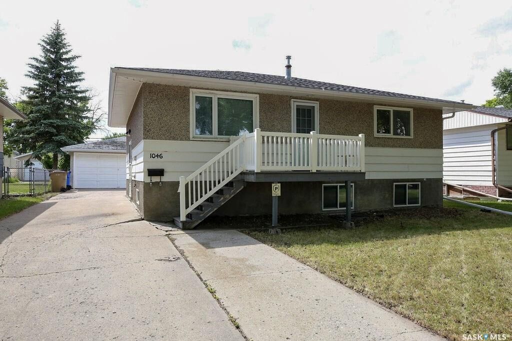 Property Photo: 1046 Lindsay Street SK S4N 3A9