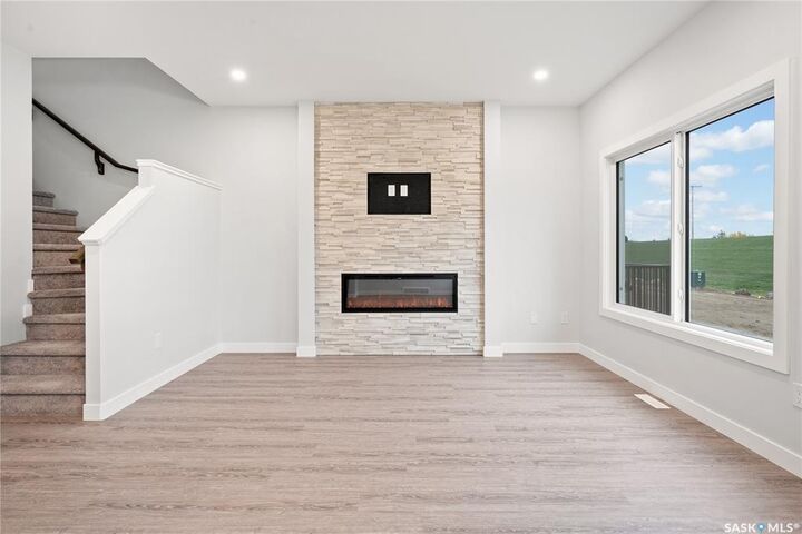 Property Photo:  1218 Yuel Way  SK S7W 1P2 