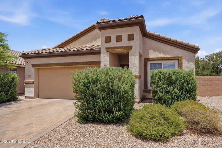 Property Photo: 9002 W Grayling Drive AZ 85653