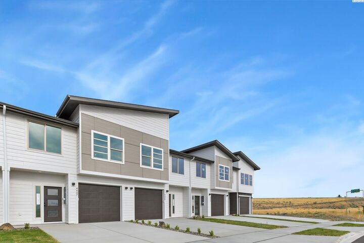 Property Photo: 4437 Road 114 WA 99301