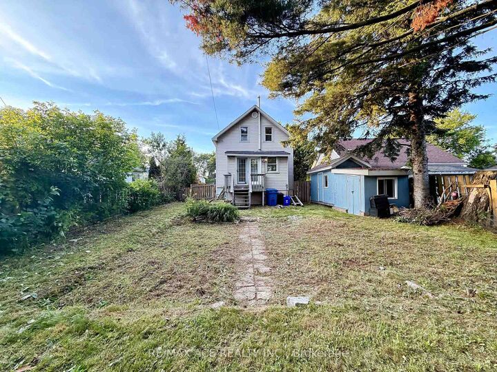 Property Photo: 123 Oakwood Avenue ON P1B 5H8