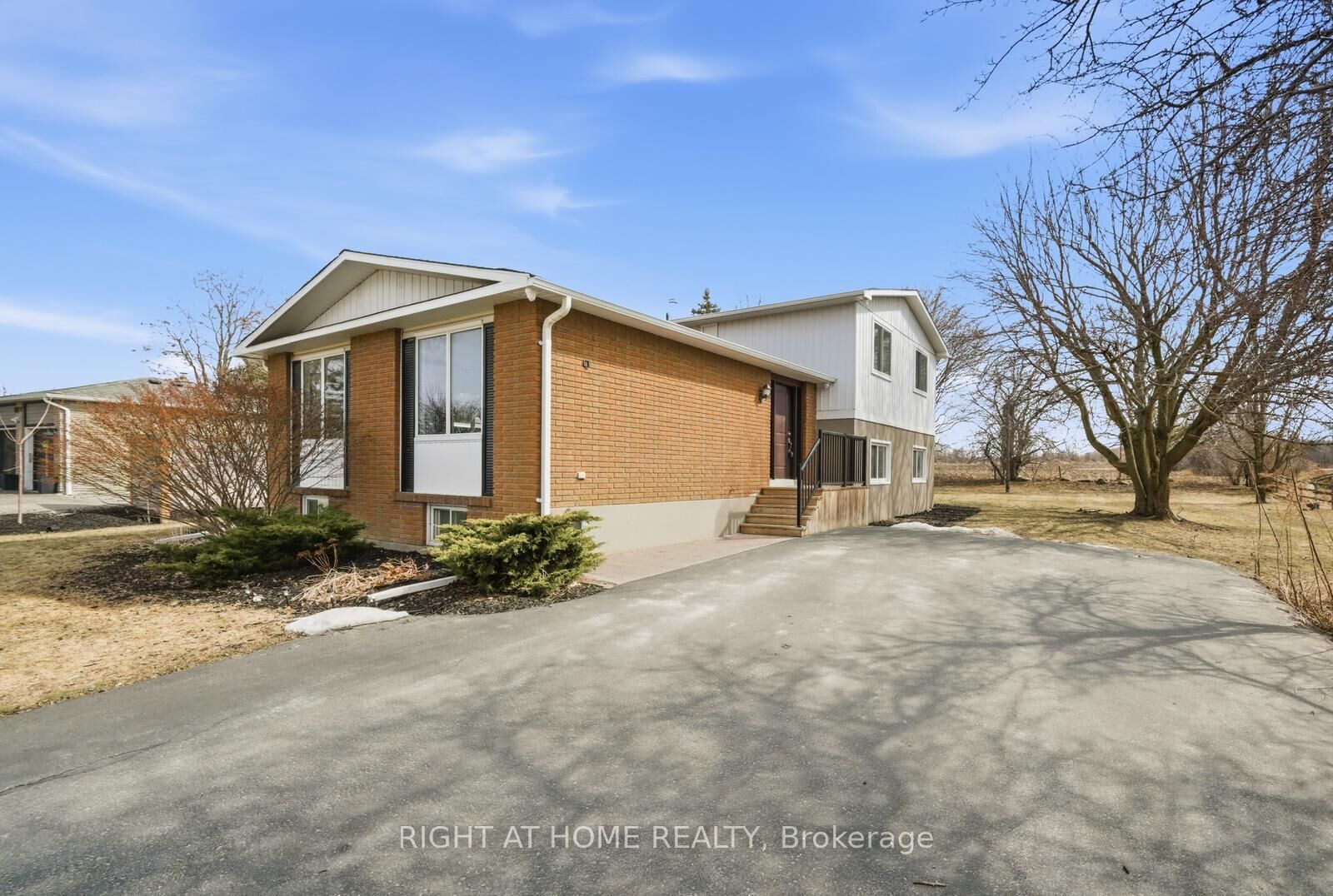 Property Photo:  5885 7th Line  ON L0G 1A0 