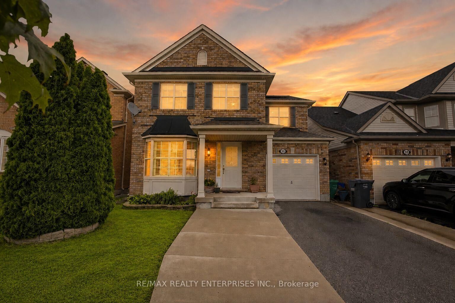 Property Photo: 35 Bonavista Drive ON L6X 0N2