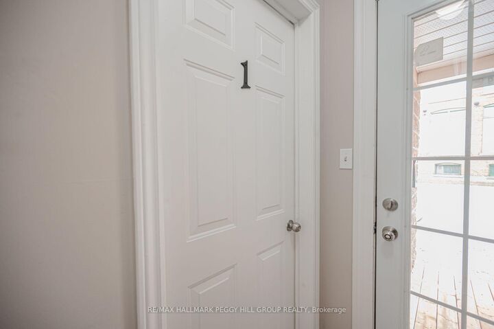 Property Photo:  88 Wyandotte Street Main  ON L3V 5N1 