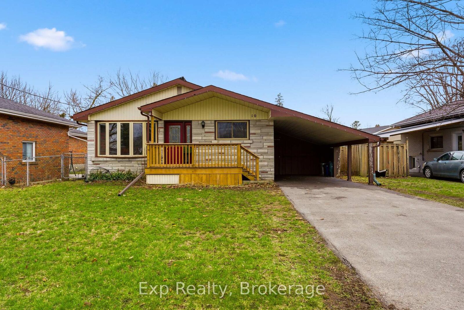 Property Photo:  10 Plaza Square  ON K8N 4J3 