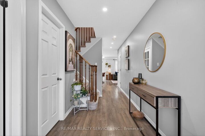 Property Photo:  44 English Lane  ON N3T 0H1 