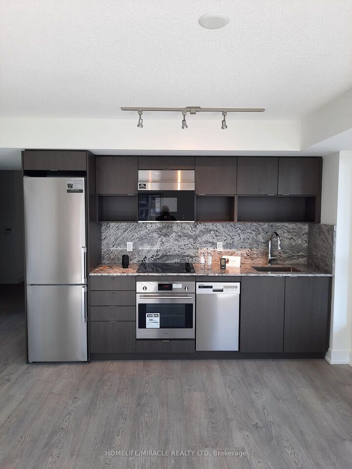 Property Photo:  9 Mabelle Avenue 2523  ON M9A 4Y1 