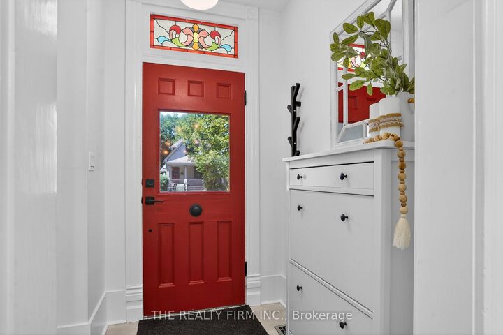 Property Photo: 17 Woodward Avenue ON N6H 2G6