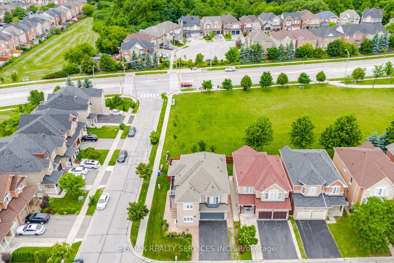 Property Photo:  17 Pefferlaw Circle  ON L6Y 0K2 