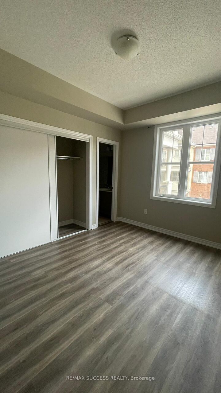Property Photo:  269 Georgian Dr Drive 205  ON L6H 0L1 