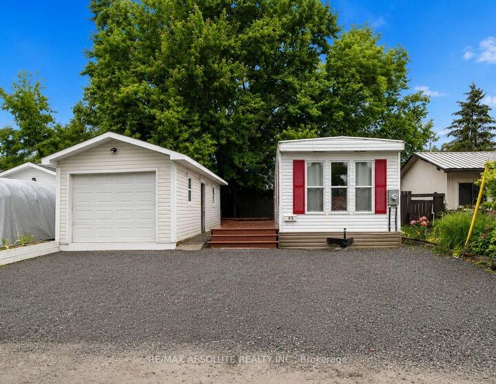 Property Photo: 3535 St. Joseph Boulevard 49 ON K2H 8S1