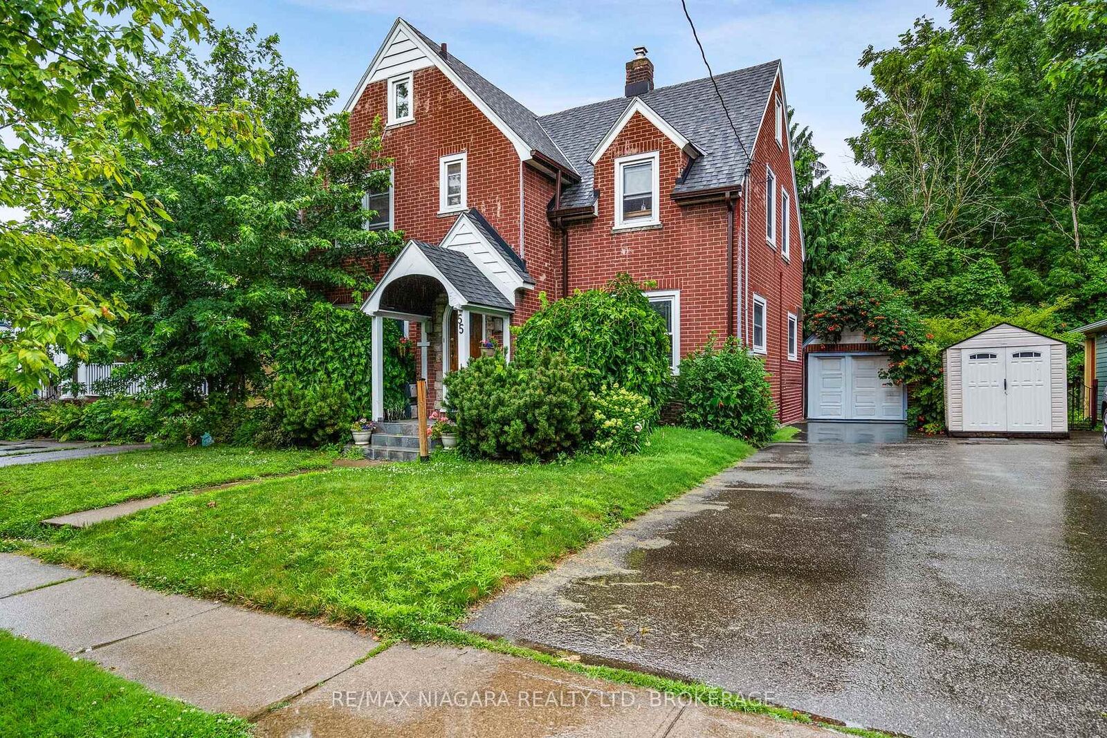 Property Photo:  55 Maple Street  ON L2R 2A8 
