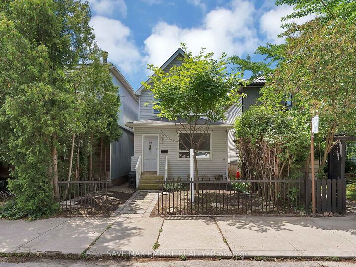 19 Minto Street — photo 1