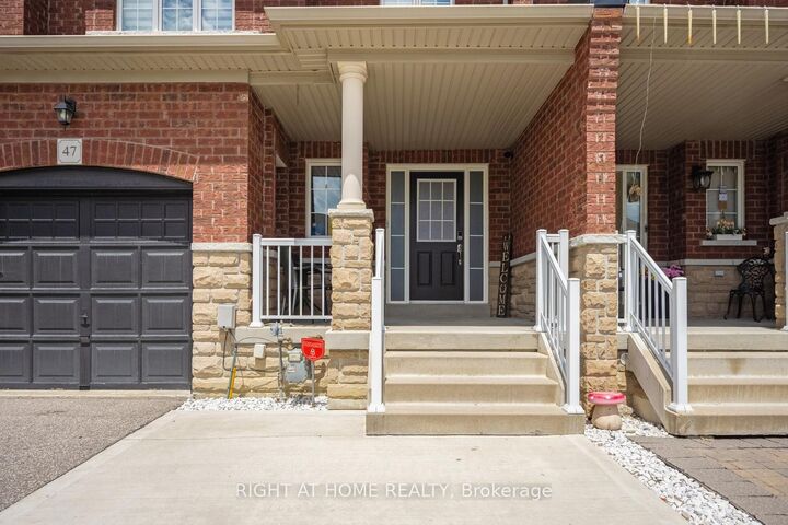 Property Photo: 47 Oklahoma Drive ON L6P 3J7