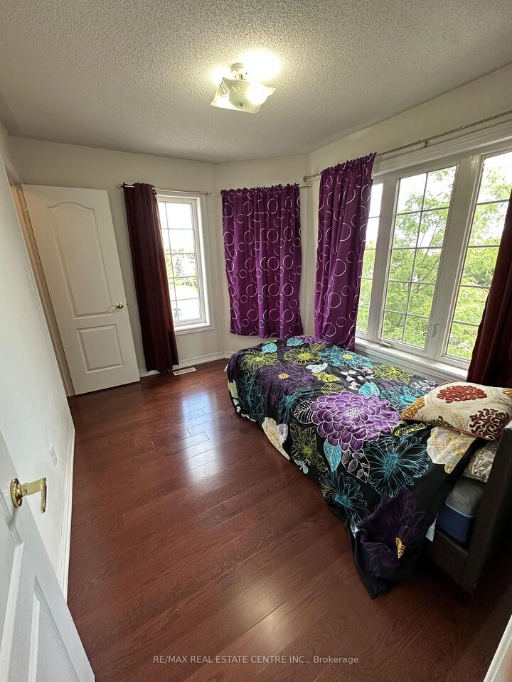 Property Photo:  29 October Place 1A &Amp 1B  ON L6Y 0R6 