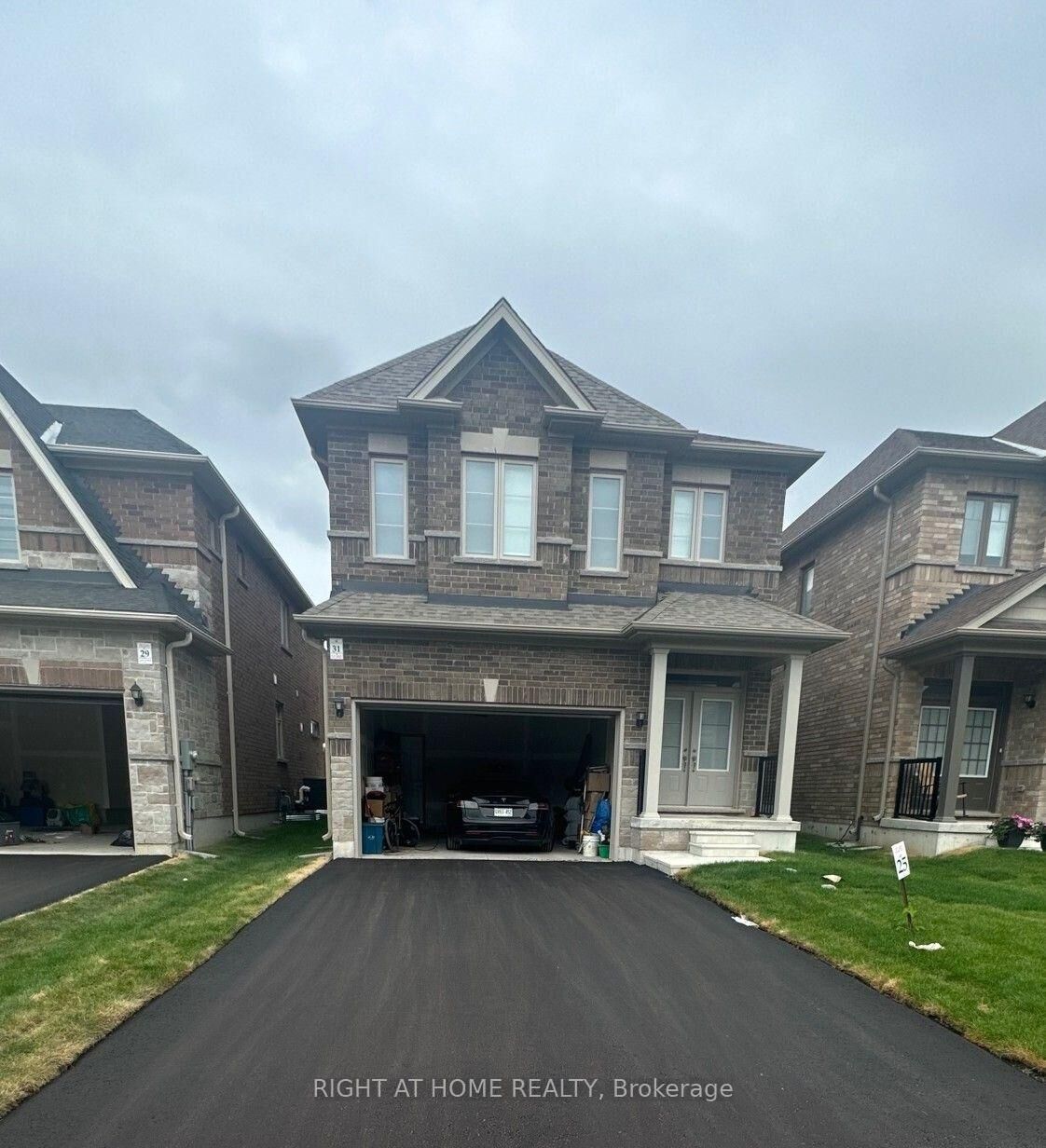 Property Photo:  31 Copperhill Heights  ON L9J 0K6 