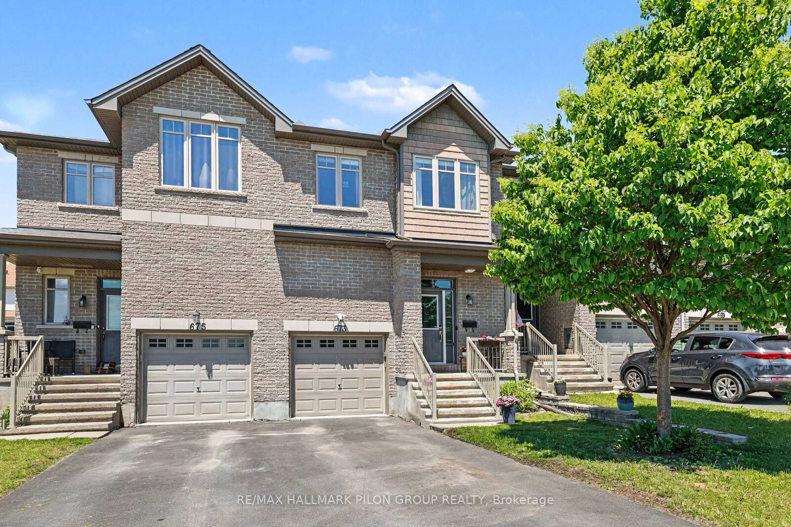 Property Photo: 673 Spring Valley Drive ON K1W 0C7